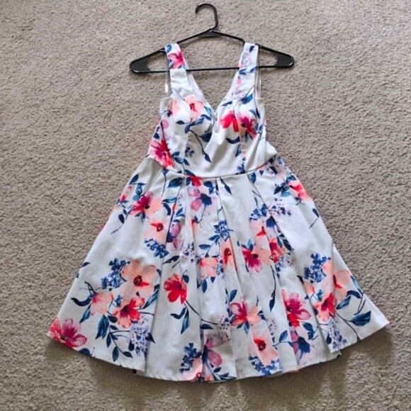 Trixxi Floral Dress - juniors size 3 - Picture 1 of 6